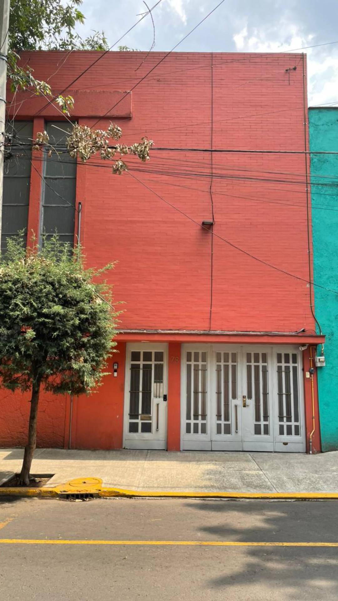 CASA-POR-FUERA-min